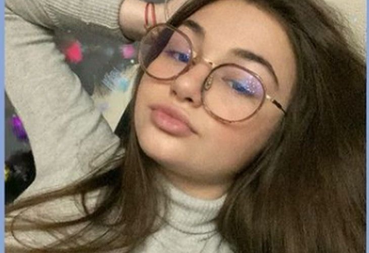 Детето чудо Крисия порасна и се разголи палаво навсякъде СНИМКИ 18