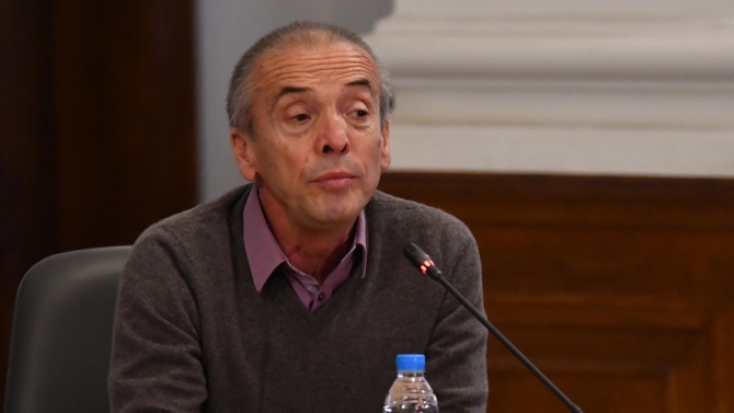 Доц. Мангъров: Новият щам служи за оправдание, мерките са безсмислени