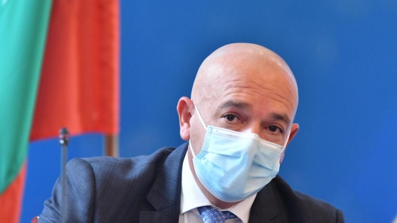 Ген. Мутафчийски намекна, че до 3 седмици може да има ново затваряне