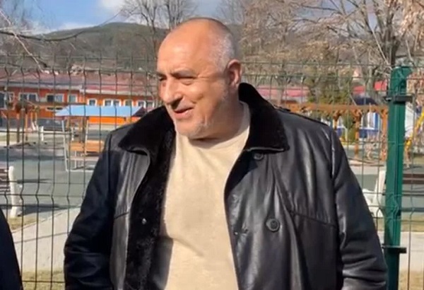 Борисов шашна със СНИМКИ какво прави през отпуската