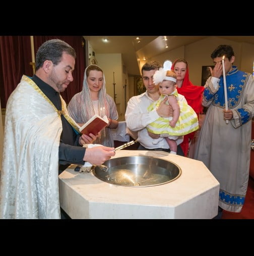 Кой в нинакъв случай не може да става кръстник на детето-Правила за кръщението