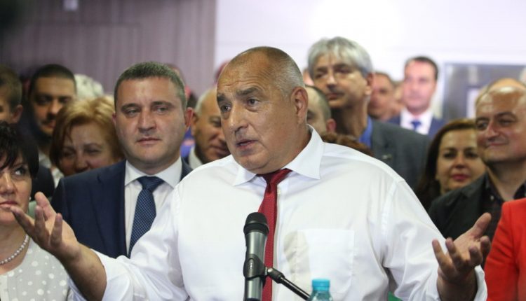 ШОК в парламента: 800 млн. лв. са откраднали фирмите на ГЕРБ само от санирането (СХЕМАТА)