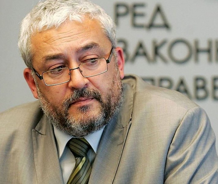 Адвокат: Утре може да ви поискат сертификат за девственост или за произход от рода Дуло