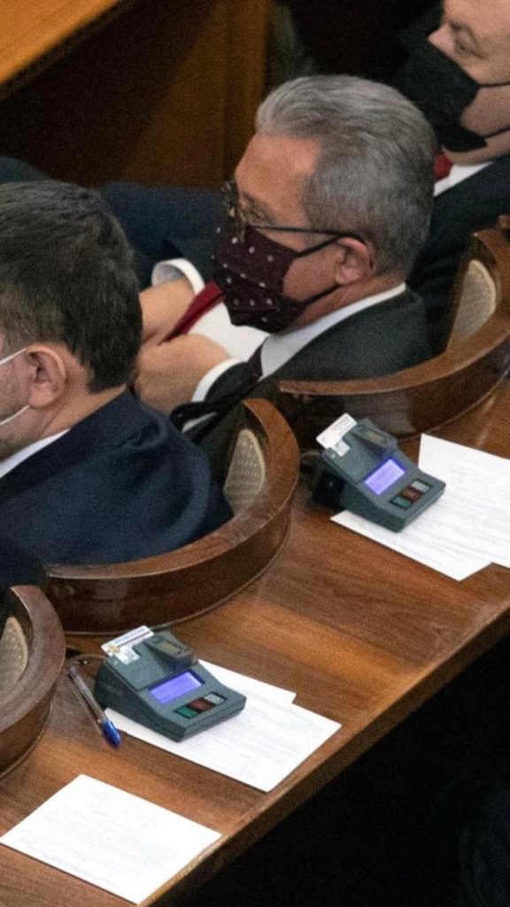 Йордан Цонев с маска от 850 евро