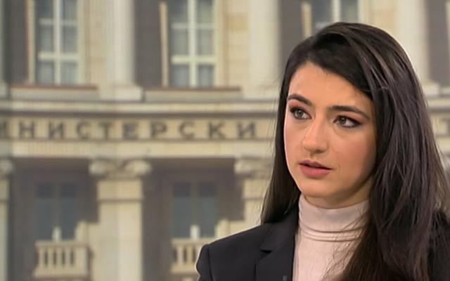 Бомбата дойде само дни след краха на кабинета: Прокуратурата погва Лена Бориславова