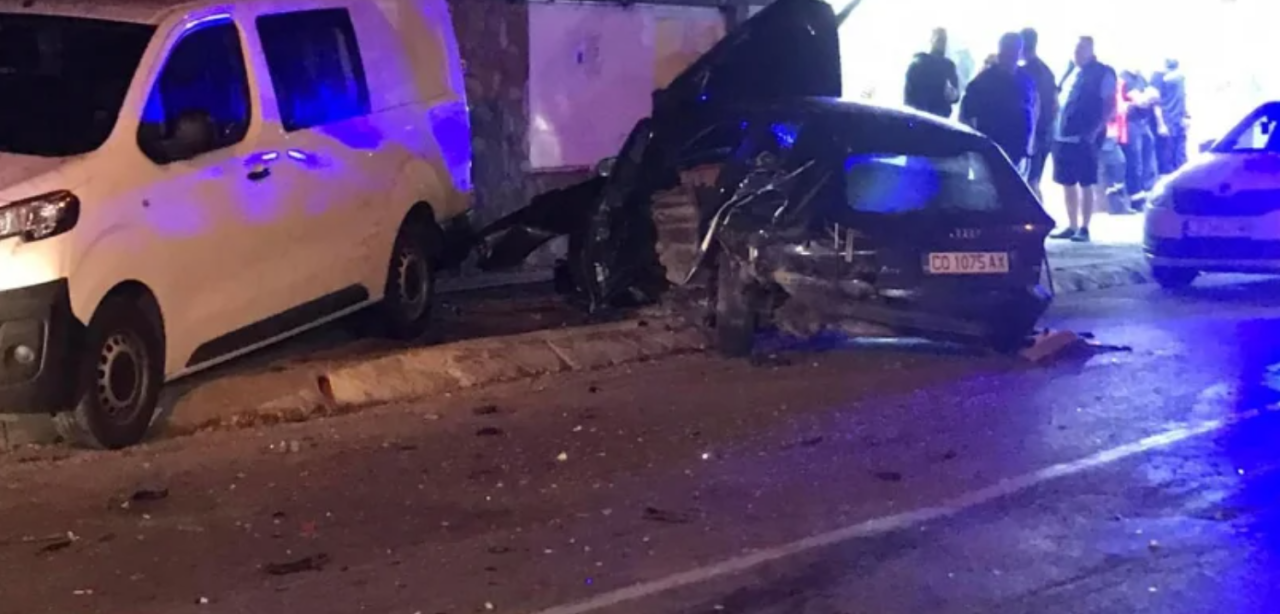 МЕЛЕ В СОФИЯ: 18-годишна пияна и дрогирана помете пет коли на оживен булевард