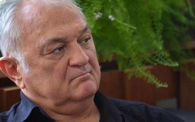 България затаи дъх, подложиха Сашо Диков на тежка животоспасяваща операция, било е на косъм