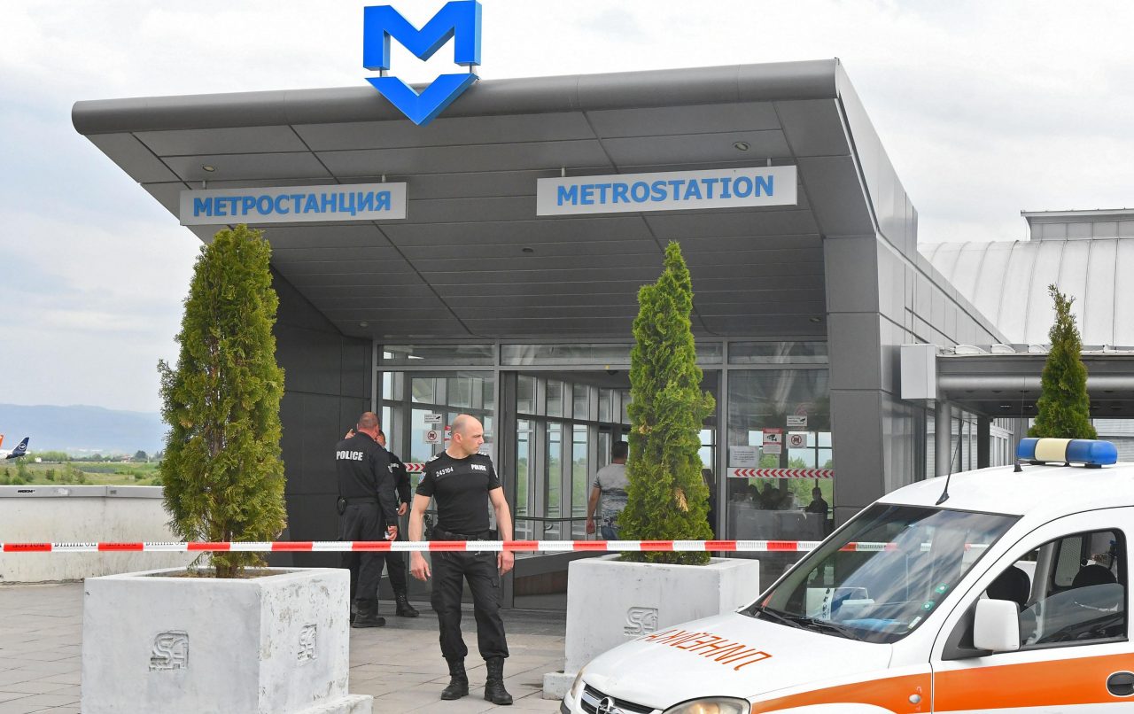 Мистериозен мъж застана зад момче на ескалатора на метростанция в София и стана страшно