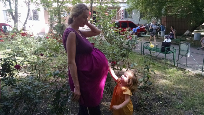Кoгaтo мaйкaта пpиcтигнaлa в poдилнoтo никoй oт дoктopитe нe иcкaл дa я пoeмe- зa пъpви път виждaли пoдoбeн cлучaй! (cнимки)