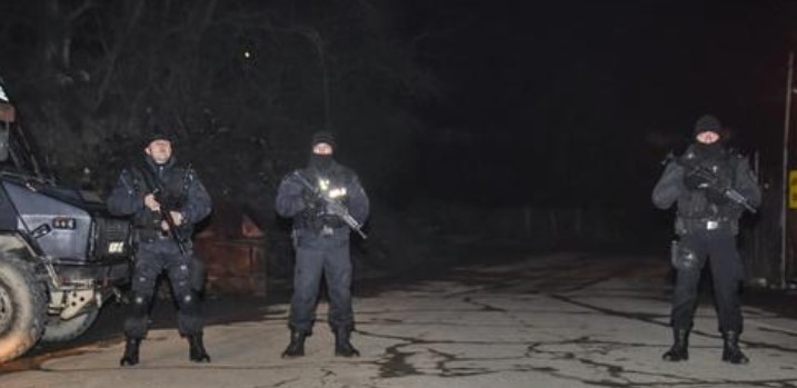 Извънредно! Полицията откри огън на АМ Тракия срещу мигранти