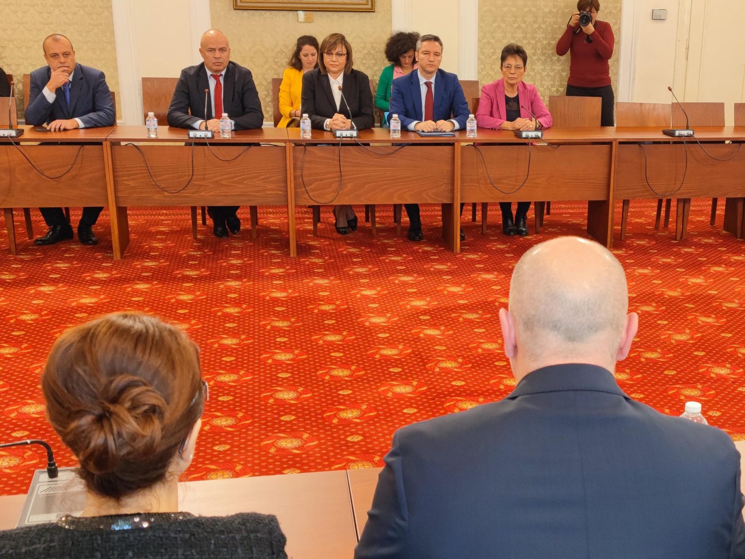 Нинова загадъчна: Проф. Габровски премиер, но с третия манда!? Да видим, да чуем…