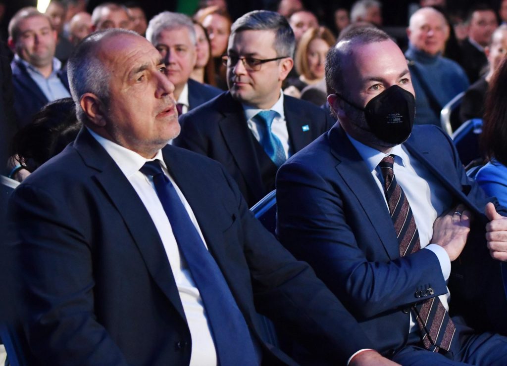 Велева взриви bTV! Мощно атакува Петков и похвали Борисов