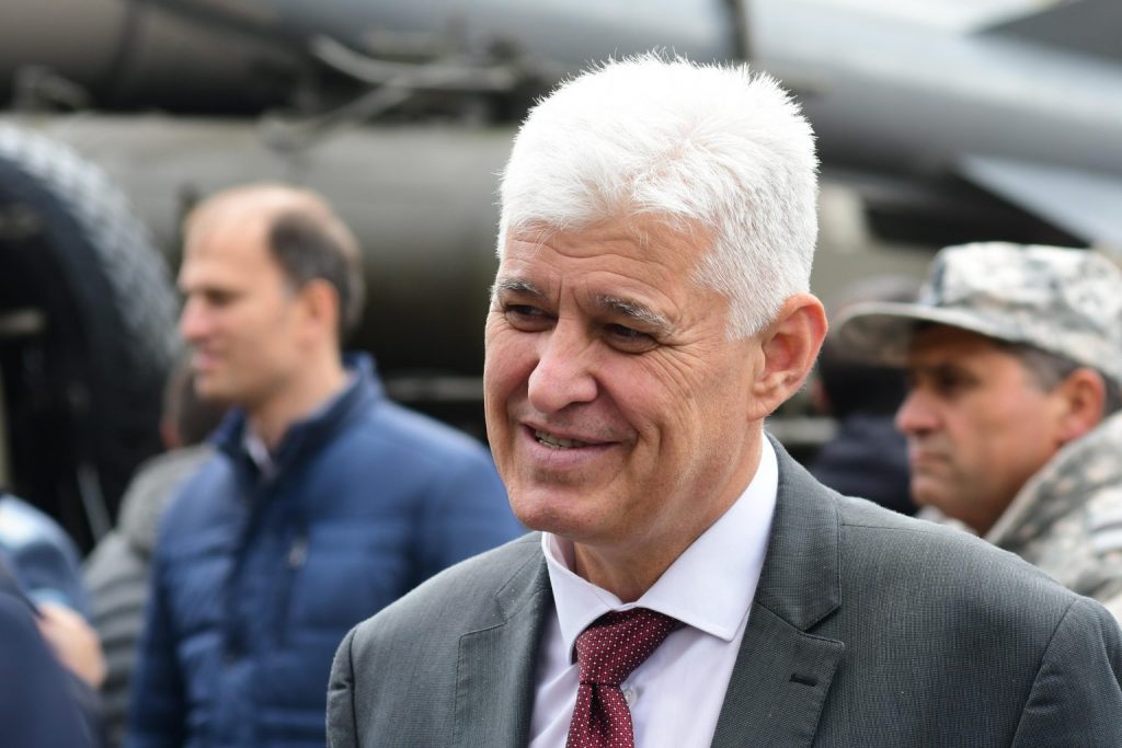 ГРЪМ! Министър Стоянов е в групата за отбранителна помощ на Украйна