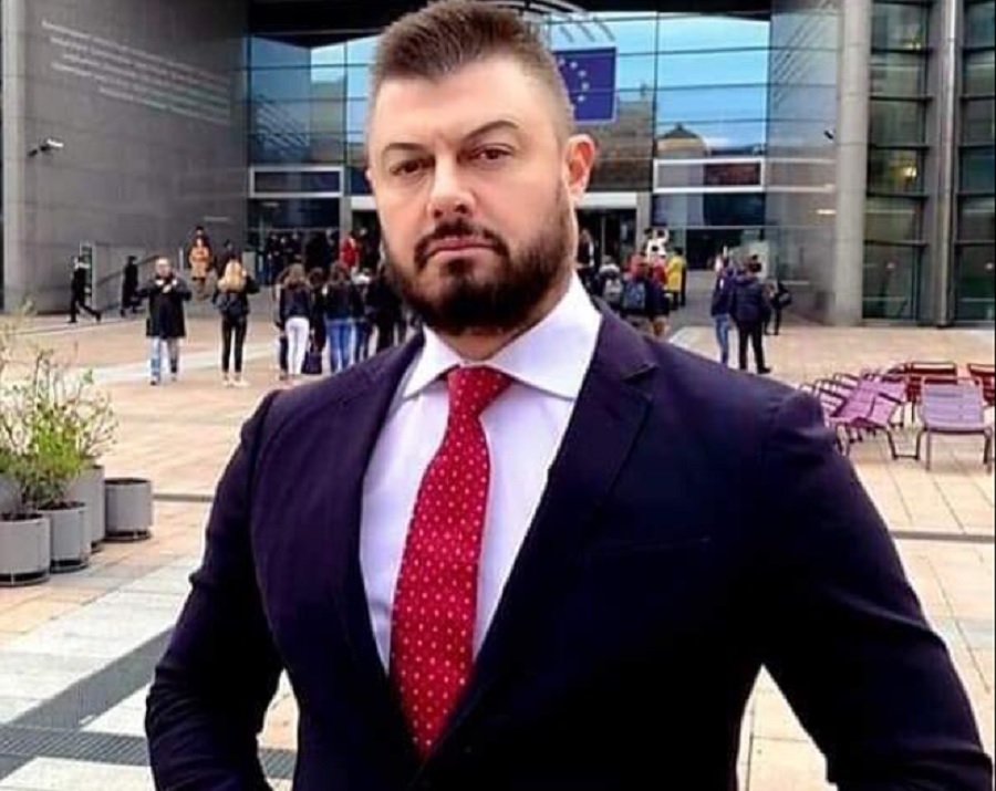 Бареков попиля Демерджиев: Г-н Бях точен с парите, тези, които трябва да бъдат претърсвани до голо са сред вас
