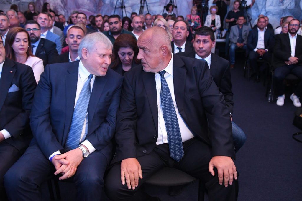 Андролова изригна: Не разбрахме, кого плаши Петков? Само Борисов може да ги свали от власт