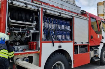 Драматичен пожар унищожи дом в квартал Виница на Варна